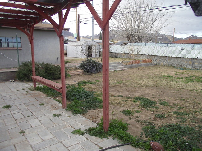 Building Photo - Northeast El Paso 3 Bed Refrig A/C