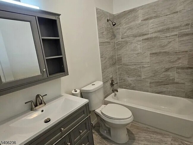 Building Photo - 502 Washington Ave