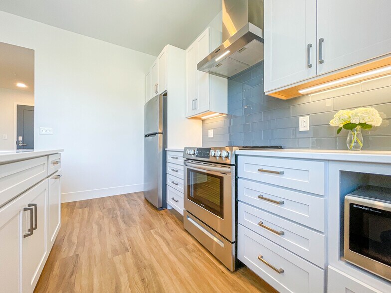 Building Photo - 5 India St