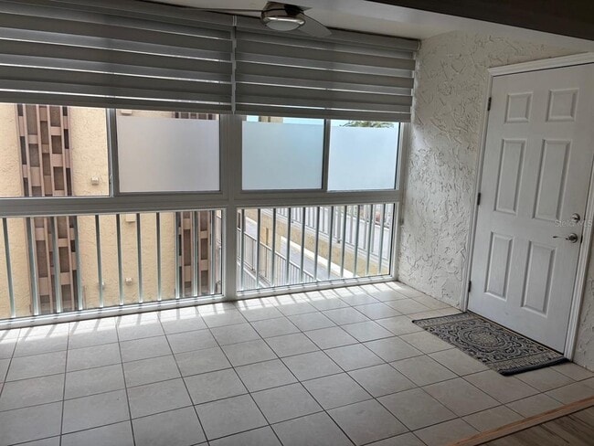 Building Photo - 121 Island Way