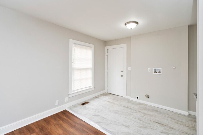 Building Photo - 3824 15th St NE