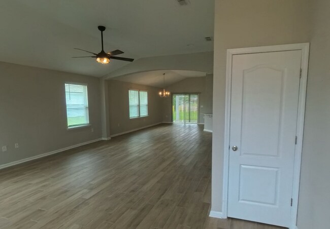 Building Photo - 70409 Winding River Dr