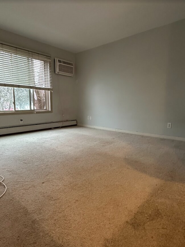 Building Photo - 3729 Snelling Ave