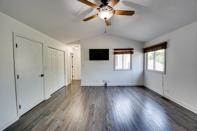 Building Photo - 1633 Hilton Head Dr