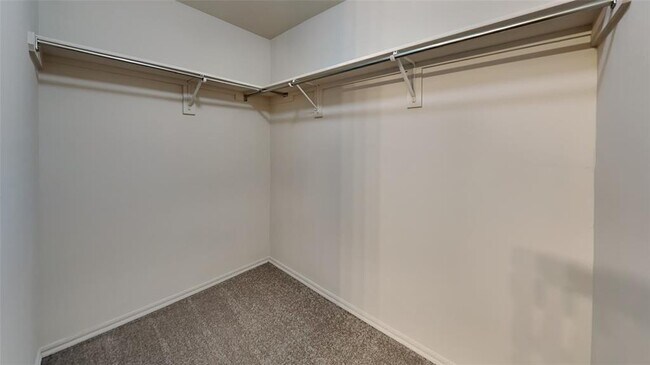Building Photo - 13121 Bridgewater Ct