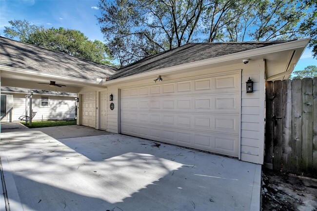 Building Photo - 17414 Spicewood Springs Ln