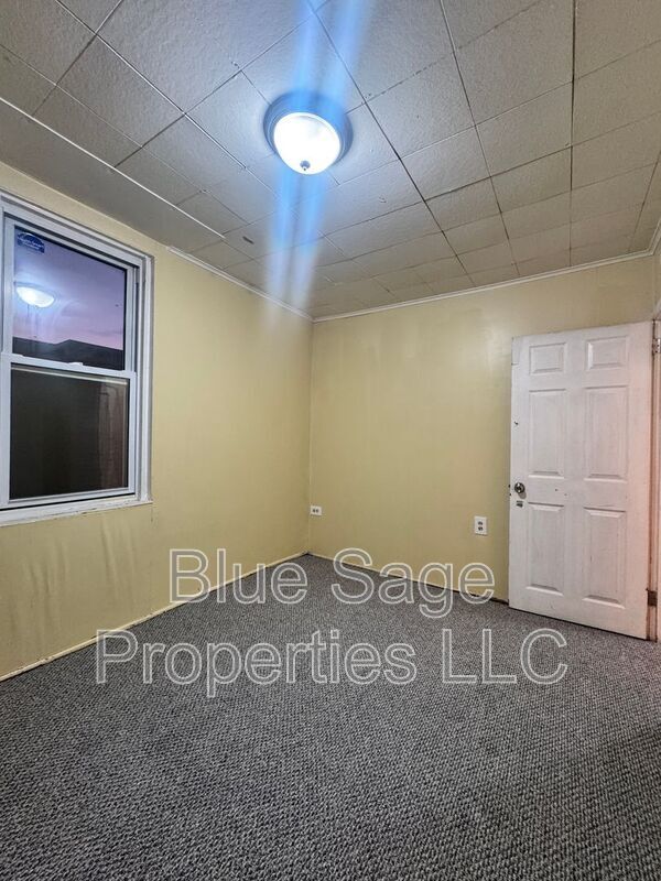 Building Photo - 906 Coates St