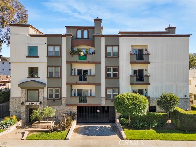 Primary Photo - 12916 Moorpark St