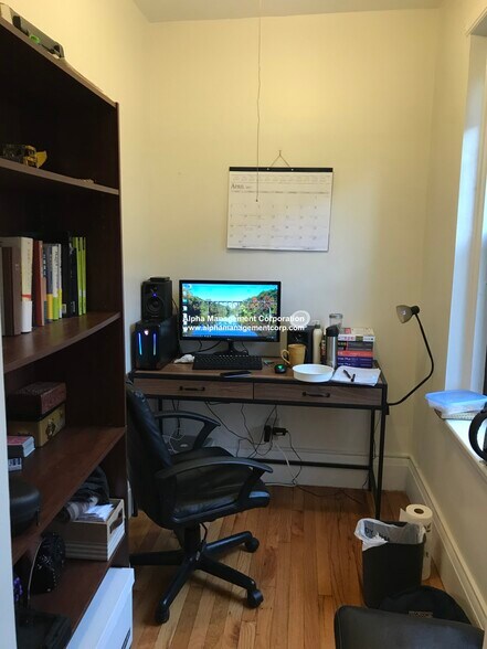 Building Photo - 349 Pleasant St