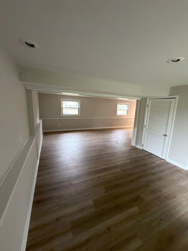 Building Photo - Beautifully Updated 4 Bedroom Rental Home