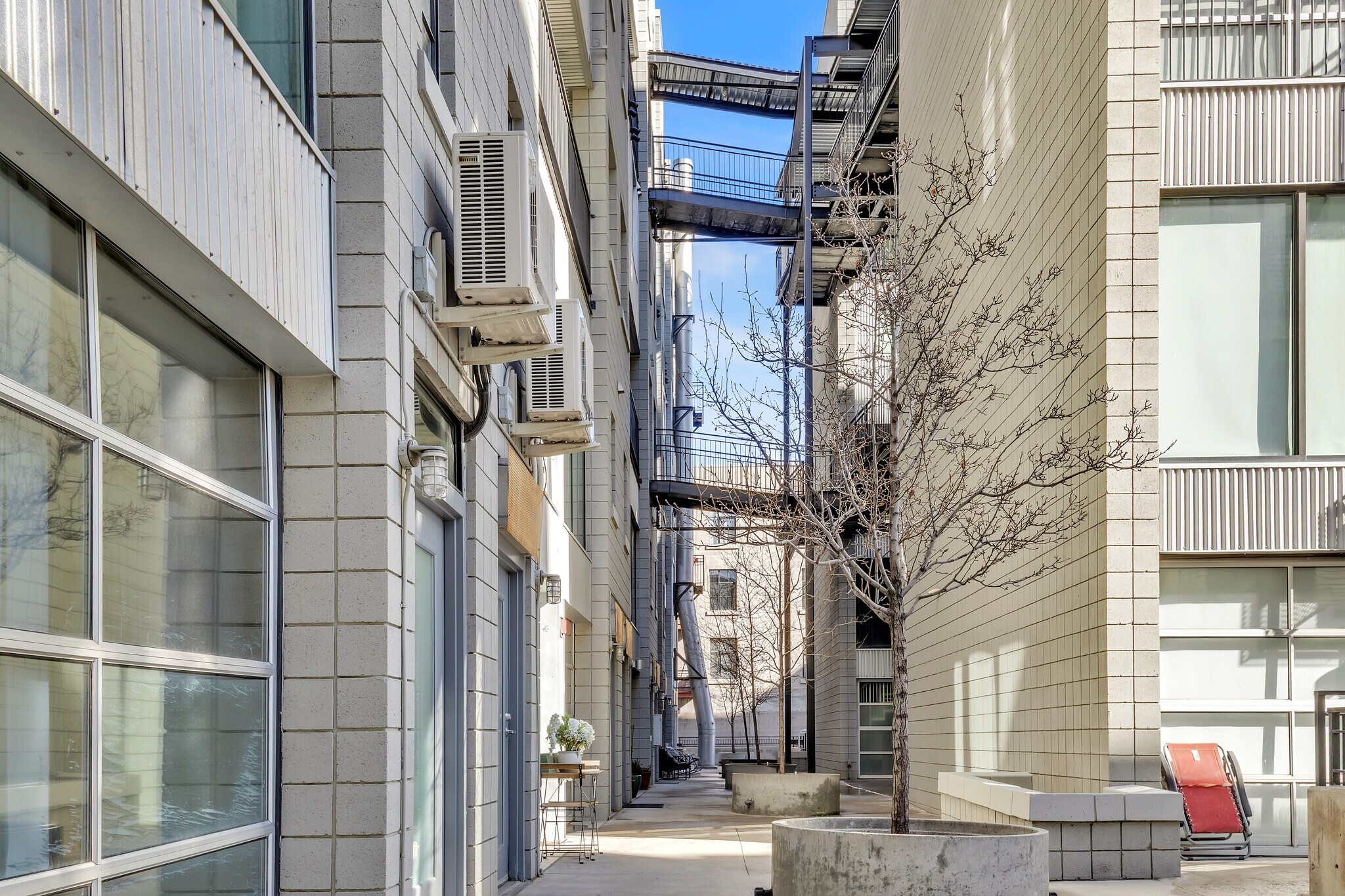 Building Photo - 360 W 300 S