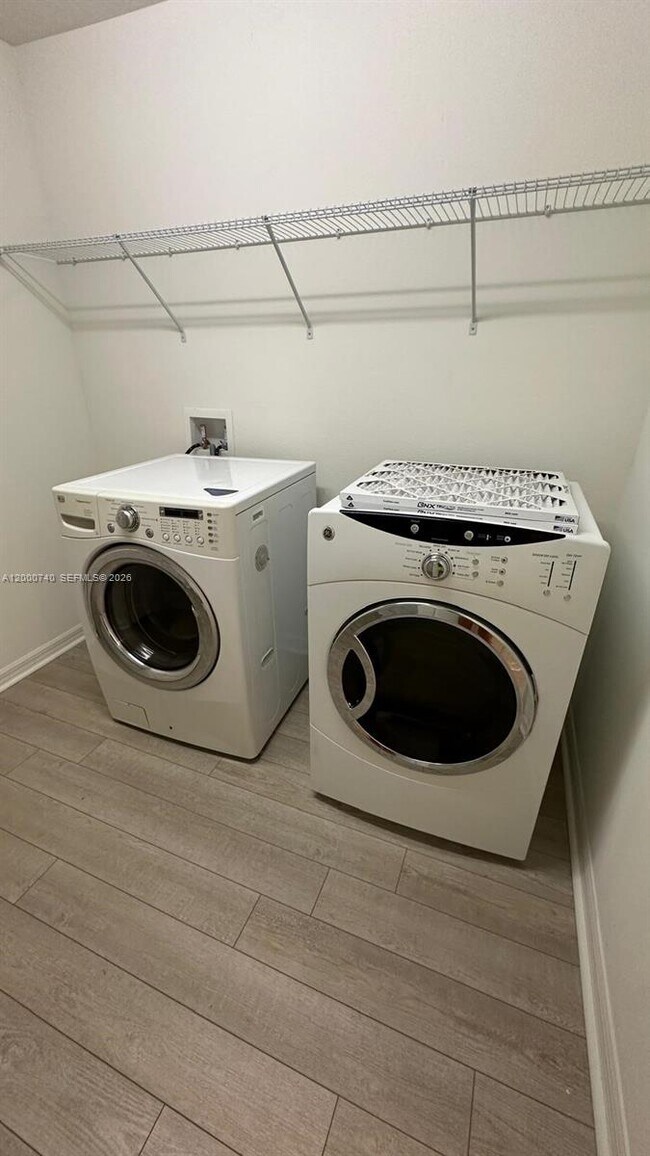 Building Photo - 594 Preserve Pointe Blvd