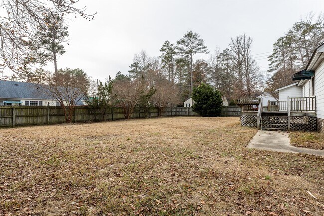 Building Photo - 1719 Centre St W