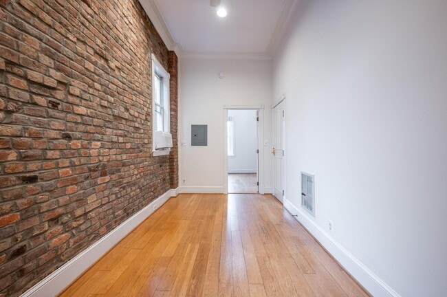 Building Photo - 310 Prince St