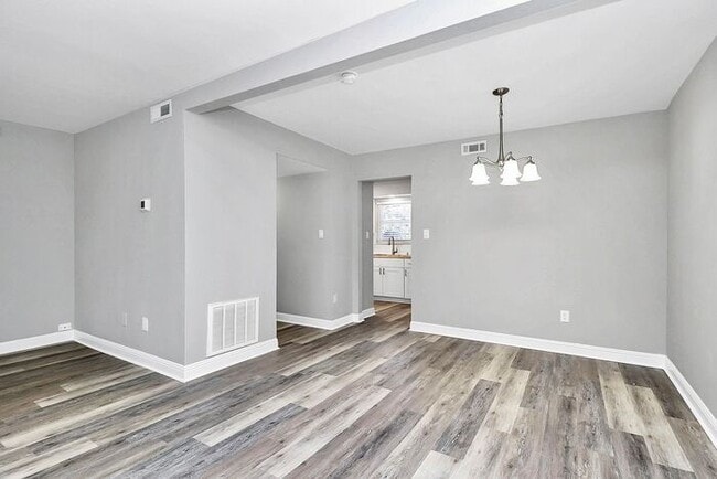 Building Photo - END UNIT 3BD/2.5BA Townhome in Lexington Commons