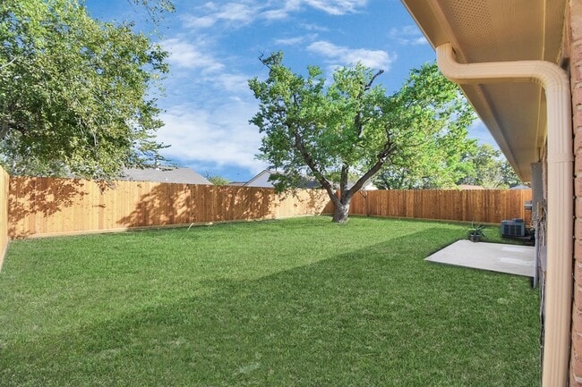 Building Photo - 10023 King Ranch Ln