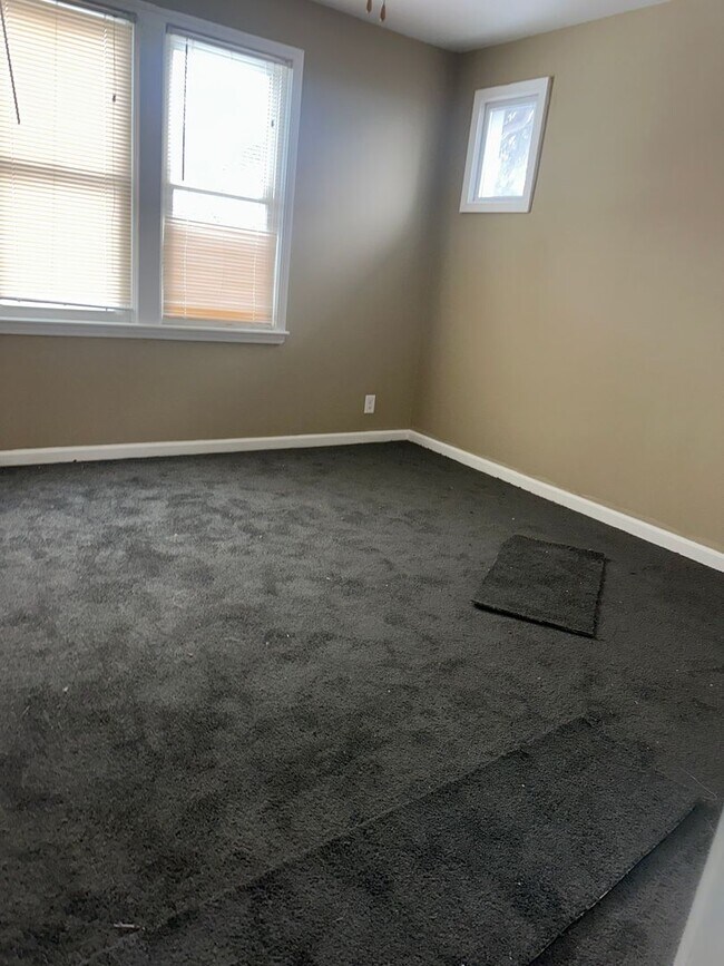 Building Photo - 15361 Sorrento Ave