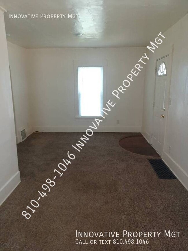 Building Photo - 3012 S Grand Traverse St