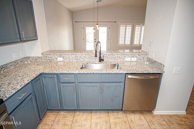 Building Photo - 5902 Redstone Mesa Ct