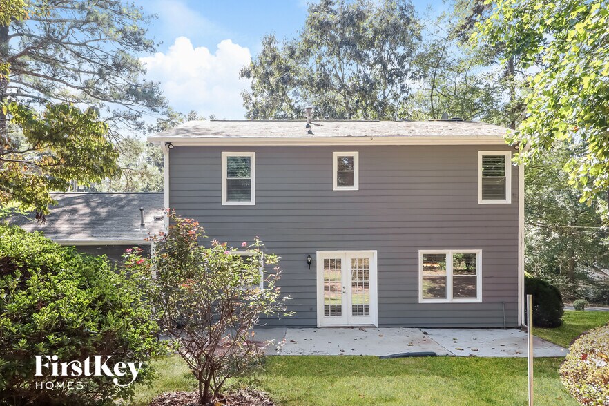 Building Photo - 668 Slew Ave