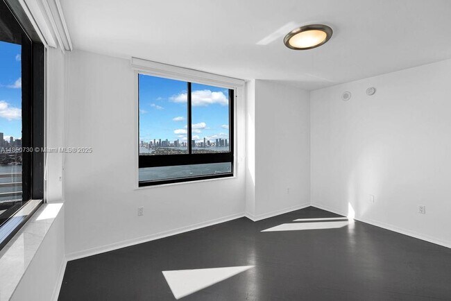 Building Photo - 1330 West Ave