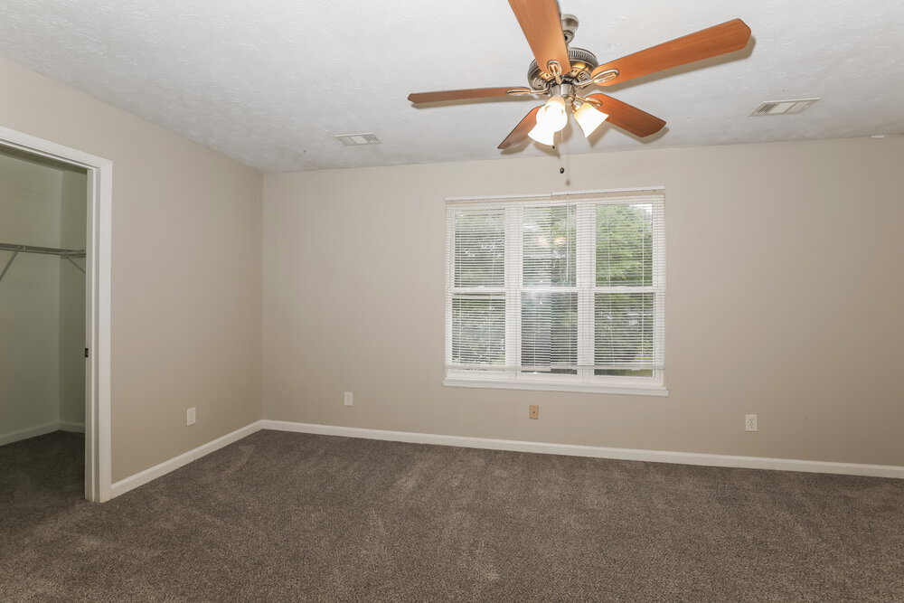 Building Photo - 8194 Canyon Forge Dr