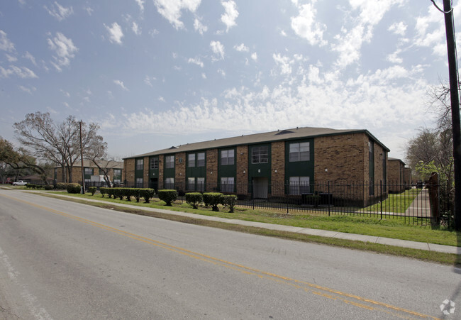 Building Photo - Concord Green Apartments