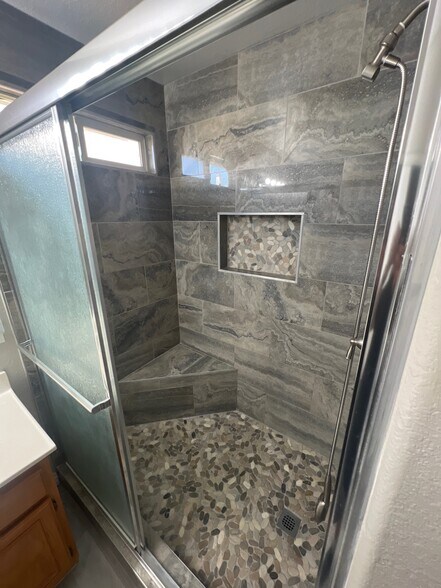 Master Shower - 9083 Powell Ave