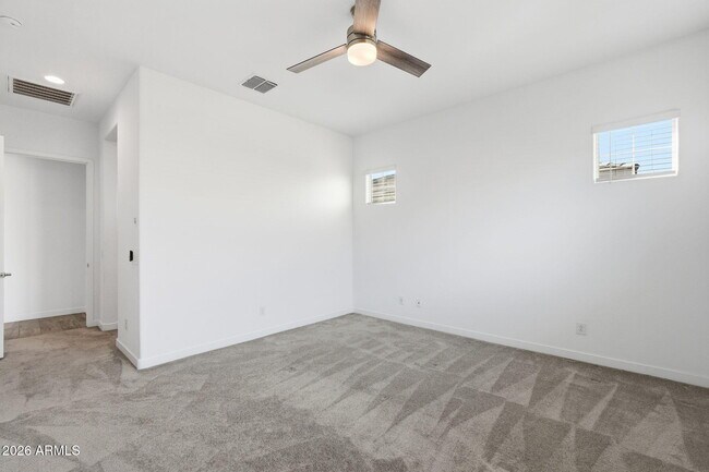 Building Photo - 204 E Taurus Pl