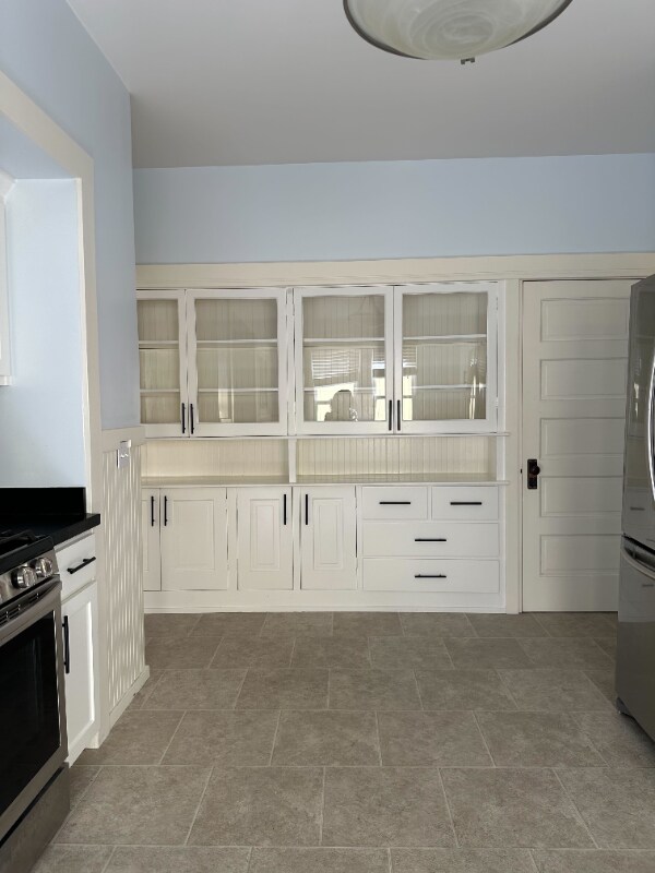 Building Photo - 665 43rd St