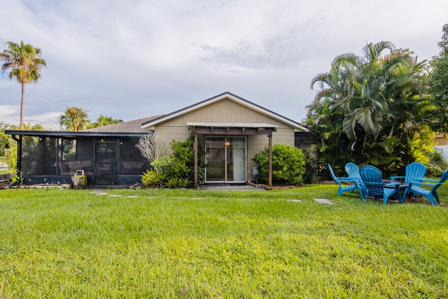 Building Photo - 888 Florida Pky