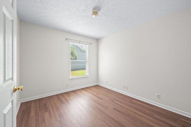 Building Photo - Awesome 4BE-Office/Bonus Room/ 2BA Home in...