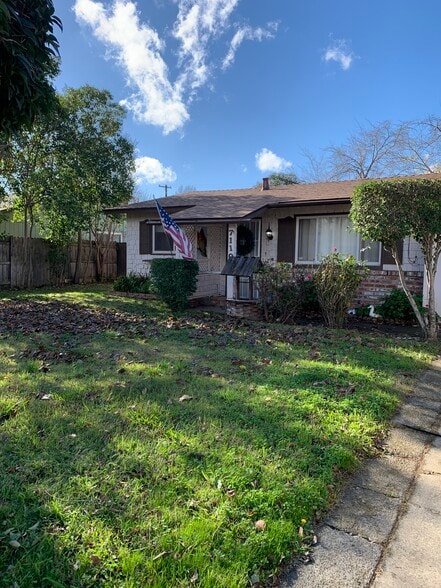 Building Photo - 7110 Celia Ave