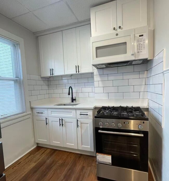 Building Photo - 109 70th St