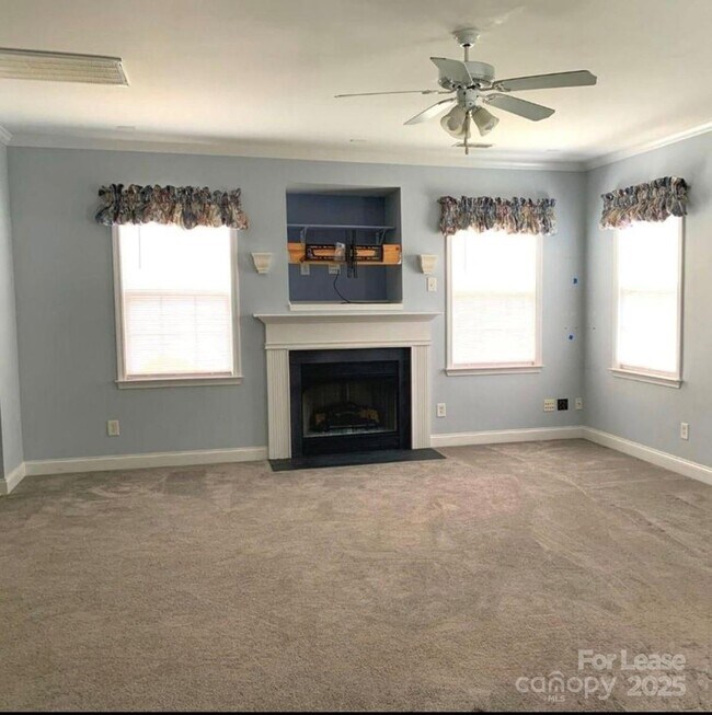 Building Photo - 126 Cloister Ln