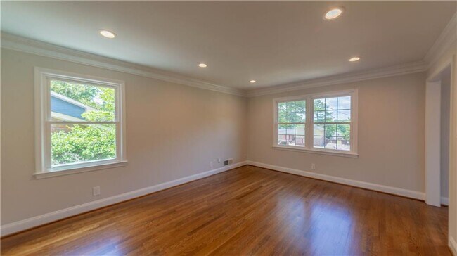 Building Photo - 3935 Briaridge Cir
