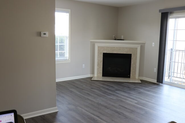 Building Photo - 6272 Cheshire Park Dr