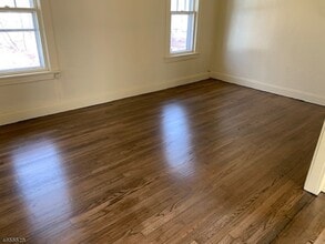 Building Photo - 11 Hillside Terrace