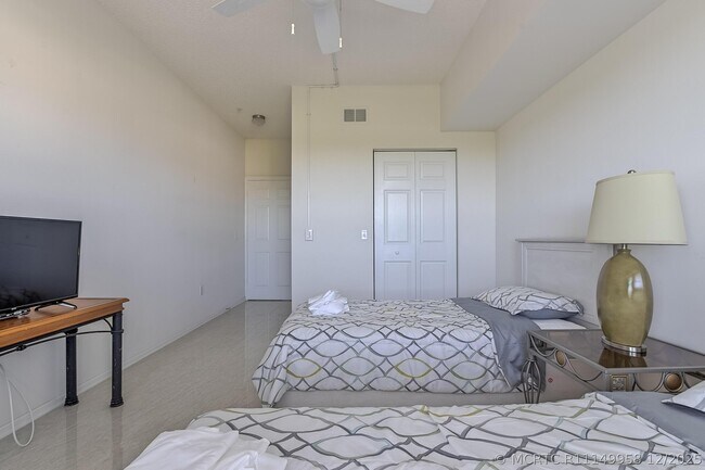 Building Photo - 3417 Tuscany Way