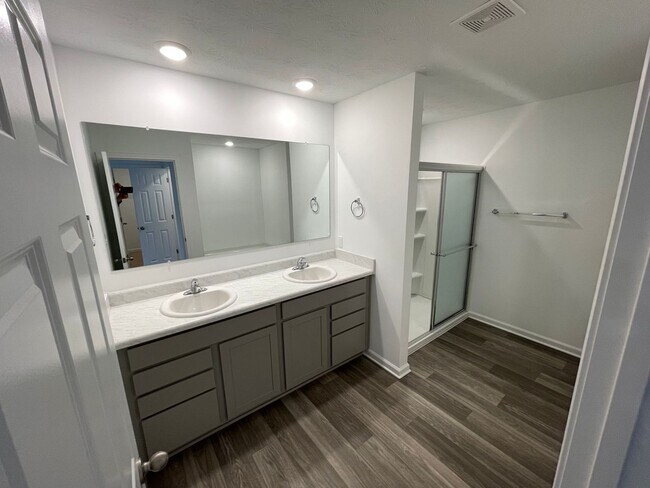 Building Photo - New Home East Jefferson For Rent