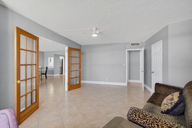 Building Photo - 2600 N Flagler Dr