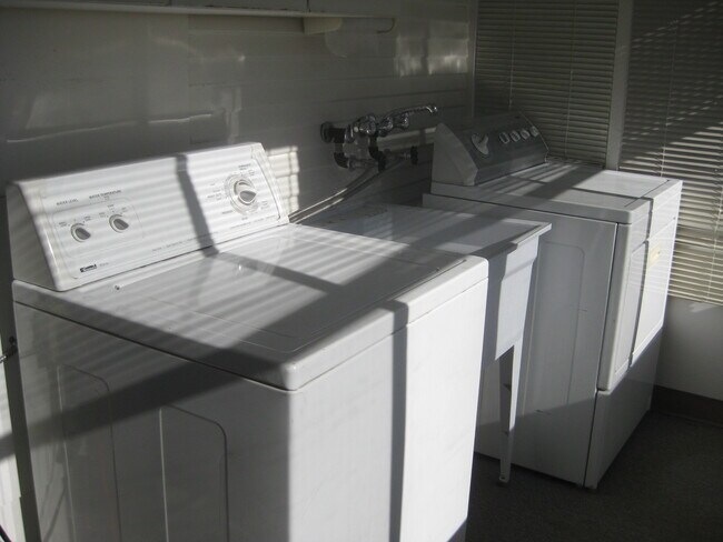 Building Photo - Temp 174