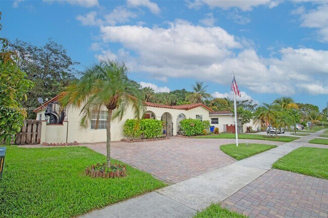 Building Photo - 781 SW 49th Terrace