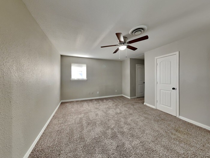 Building Photo - 5753 Wimbleton Way