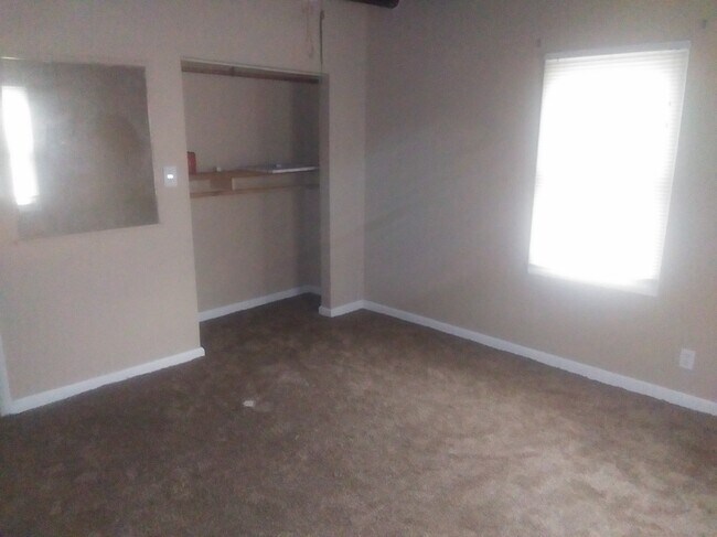 Building Photo - 4535 S Main St