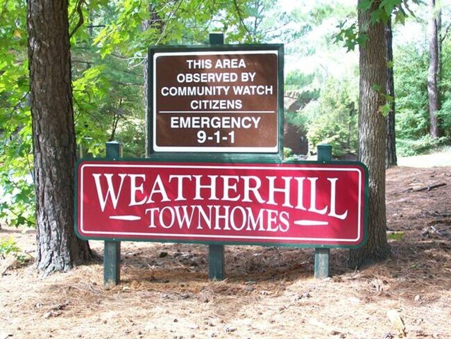 Building Photo - Lovely, updated 2br in Weatherhill. Great location & Carrboro charm!
