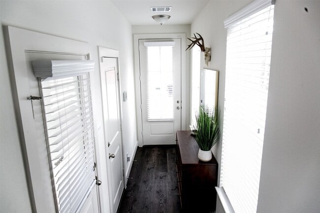 Building Photo - 5203 Burress Springs Ln