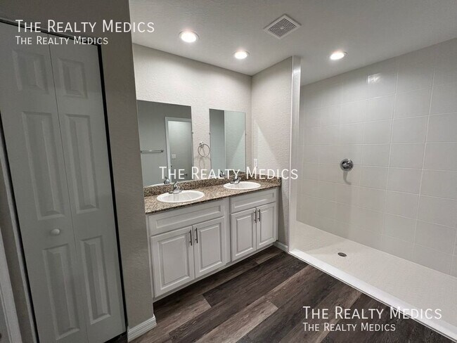 Building Photo - 7593 SW 82nd St