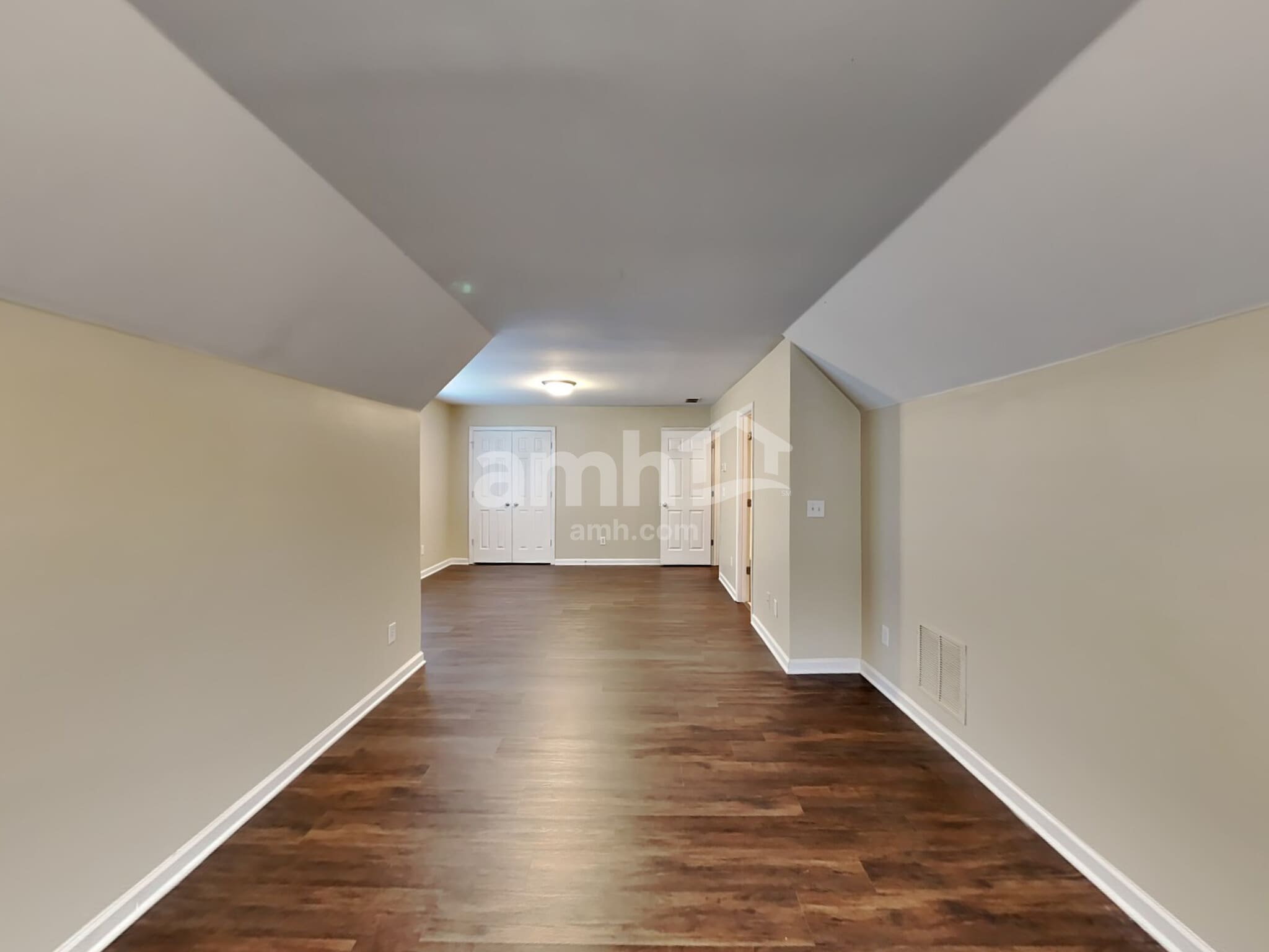 Building Photo - 907 Yancey Ct