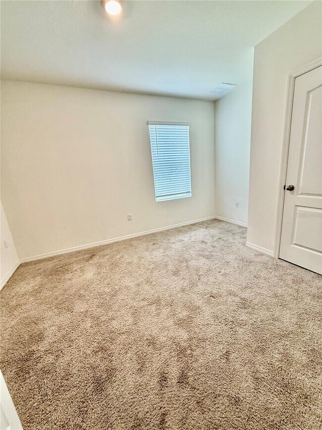 Building Photo - 1739 Post Oak Dr